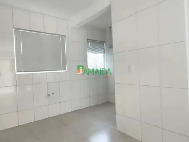 Apartamento 2 quartos e 1 banheiro, para alugar, no bairro Paloma em Colombo