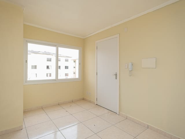 Apartamento com 57m² 2 quartos e 1 banheiro, para alugar, no bairro Três Vendas em Pelotas