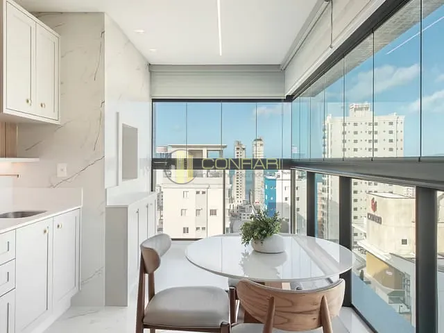 Apartamento 3 quartos e 3 banheiros, à venda, no bairro Meia Praia em Itapema