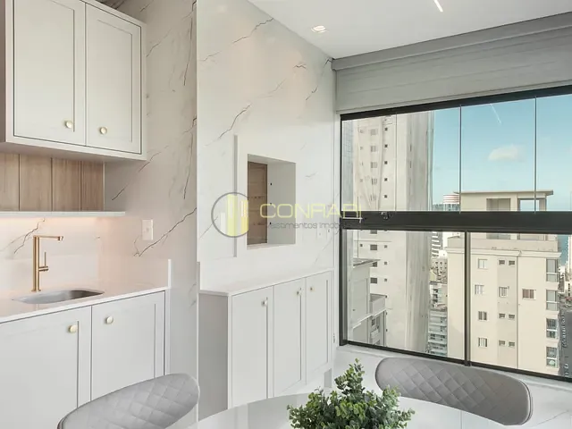 Apartamento 3 quartos e 3 banheiros, à venda, no bairro Meia Praia em Itapema