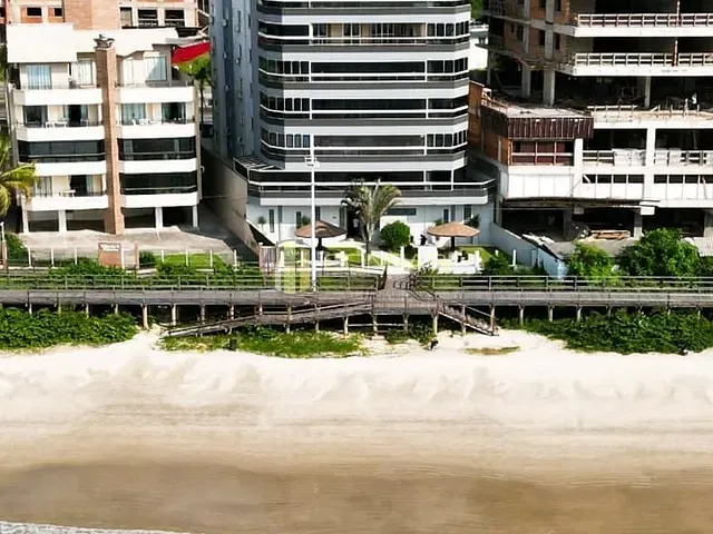 Apartamento com 155m² 3 quartos e 2 banheiros, à venda, no bairro Meia Praia em Itapema