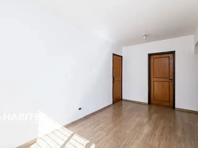 Apartamento 3 quartos e 2 banheiros, para alugar, no bairro Água Verde em Curitiba