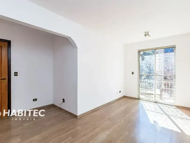 Apartamento 3 quartos e 2 banheiros, para alugar, no bairro Água Verde em Curitiba