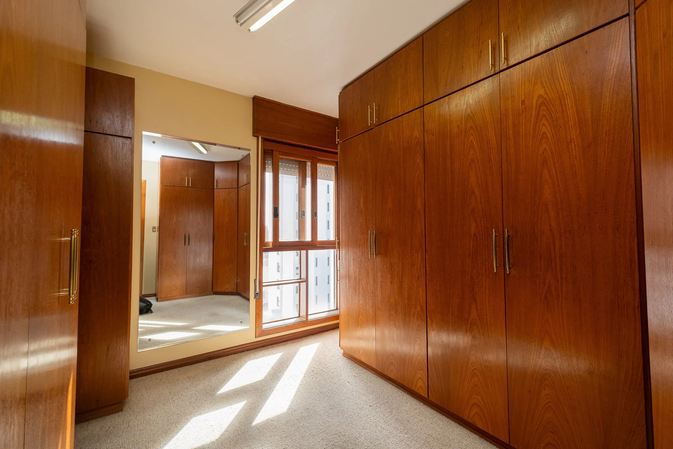 Apartamento duplex à venda no Edifício Alphaville, Centro - 300 m², 4 quartos (sendo 1 suíte), amplo terraço com face norte e vaga coberta. - 15