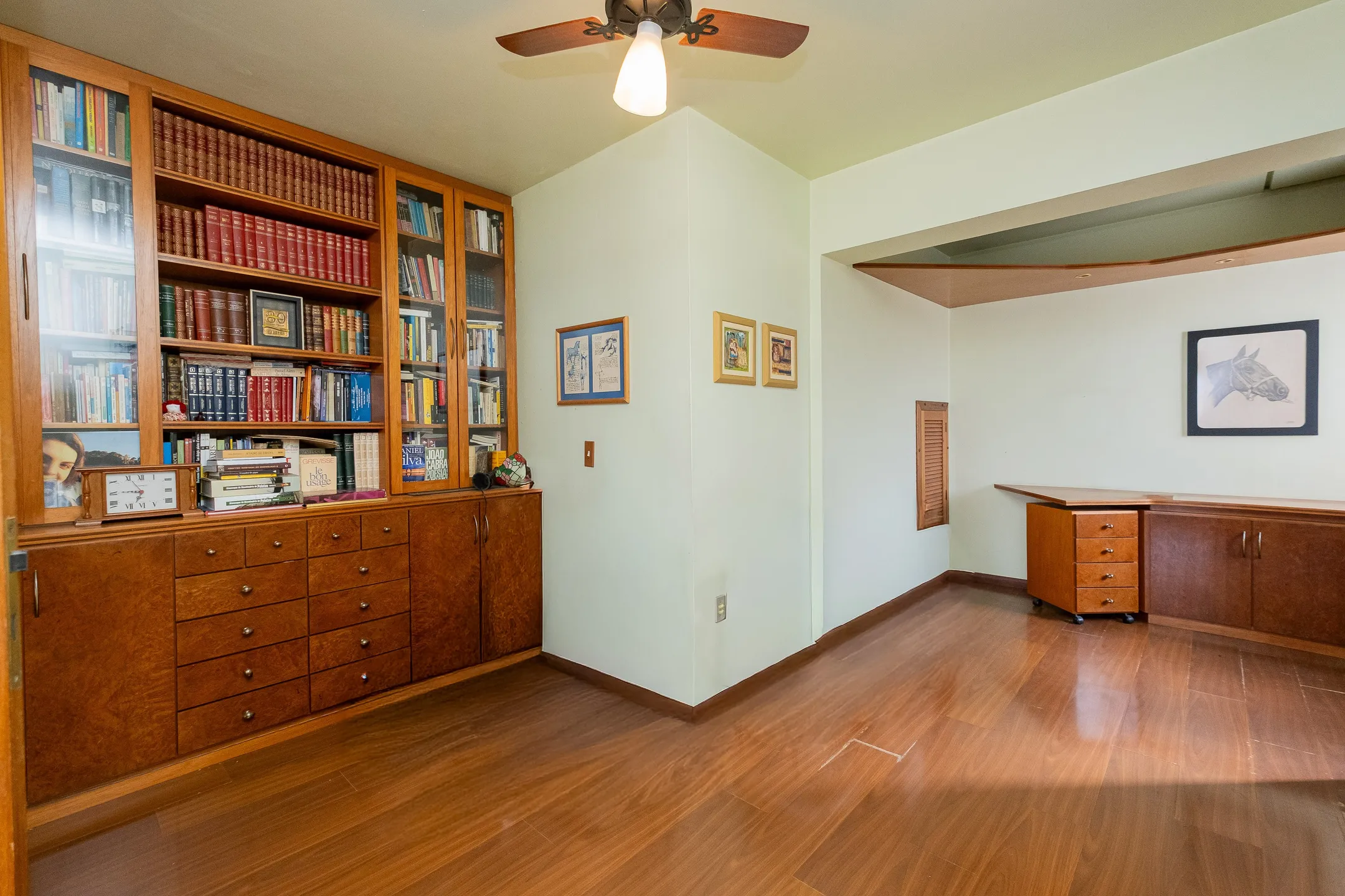 Apartamento duplex à venda no Edifício Alphaville, Centro - 300 m², 4 quartos (sendo 1 suíte), amplo terraço com face norte e vaga coberta. - 18