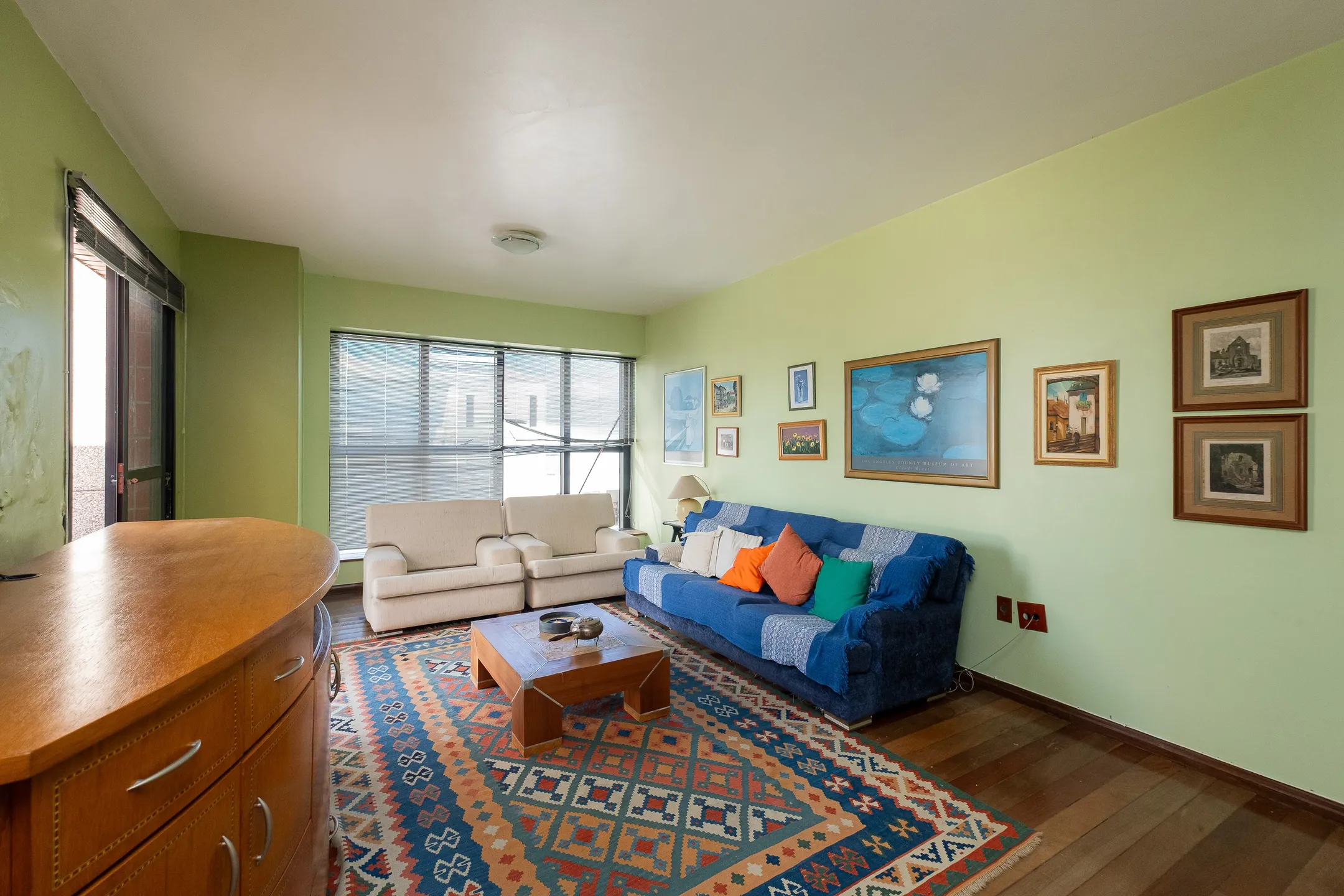 Apartamento duplex à venda no Edifício Alphaville, Centro - 300 m², 4 quartos (sendo 1 suíte), amplo terraço com face norte e vaga coberta. - 22
