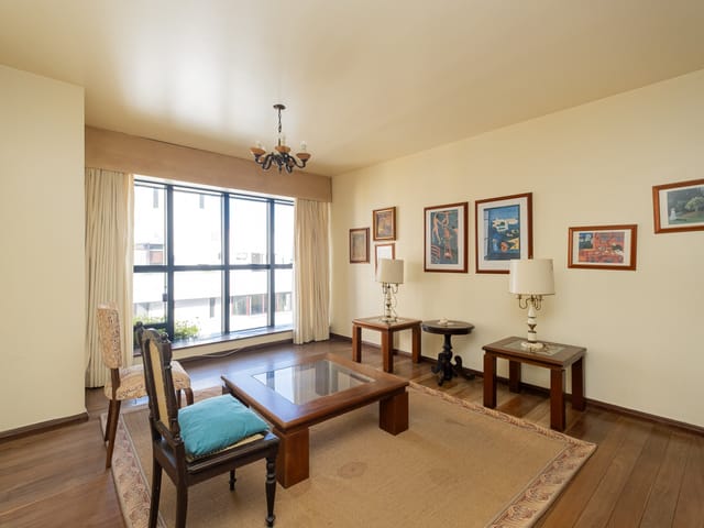 Apartamento com 325m² 4 quartos e 4 banheiros, à venda, no bairro Centro em Pelotas
