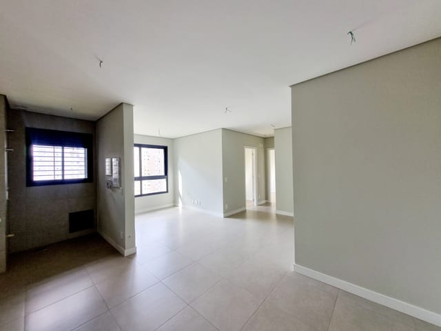Apartamento 2 quartos e 2 banheiros, à venda, no bairro Conjunto Habitacional Jamile Dequech em Londrina