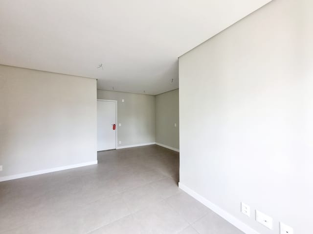 Apartamento 2 quartos e 2 banheiros, à venda, no bairro Conjunto Habitacional Jamile Dequech em Londrina