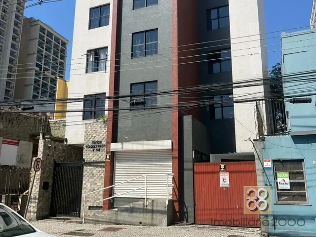 Apartamento 1 quarto e 1 banheiro, para alugar, no bairro Centro em Curitiba