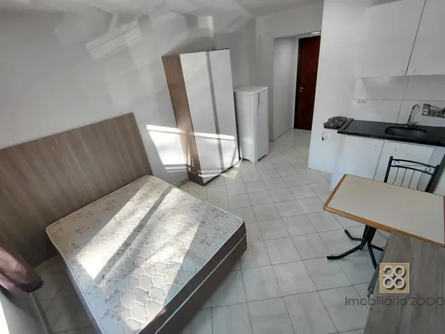 Apartamento 1 quarto e 1 banheiro, para alugar, no bairro Centro em Curitiba