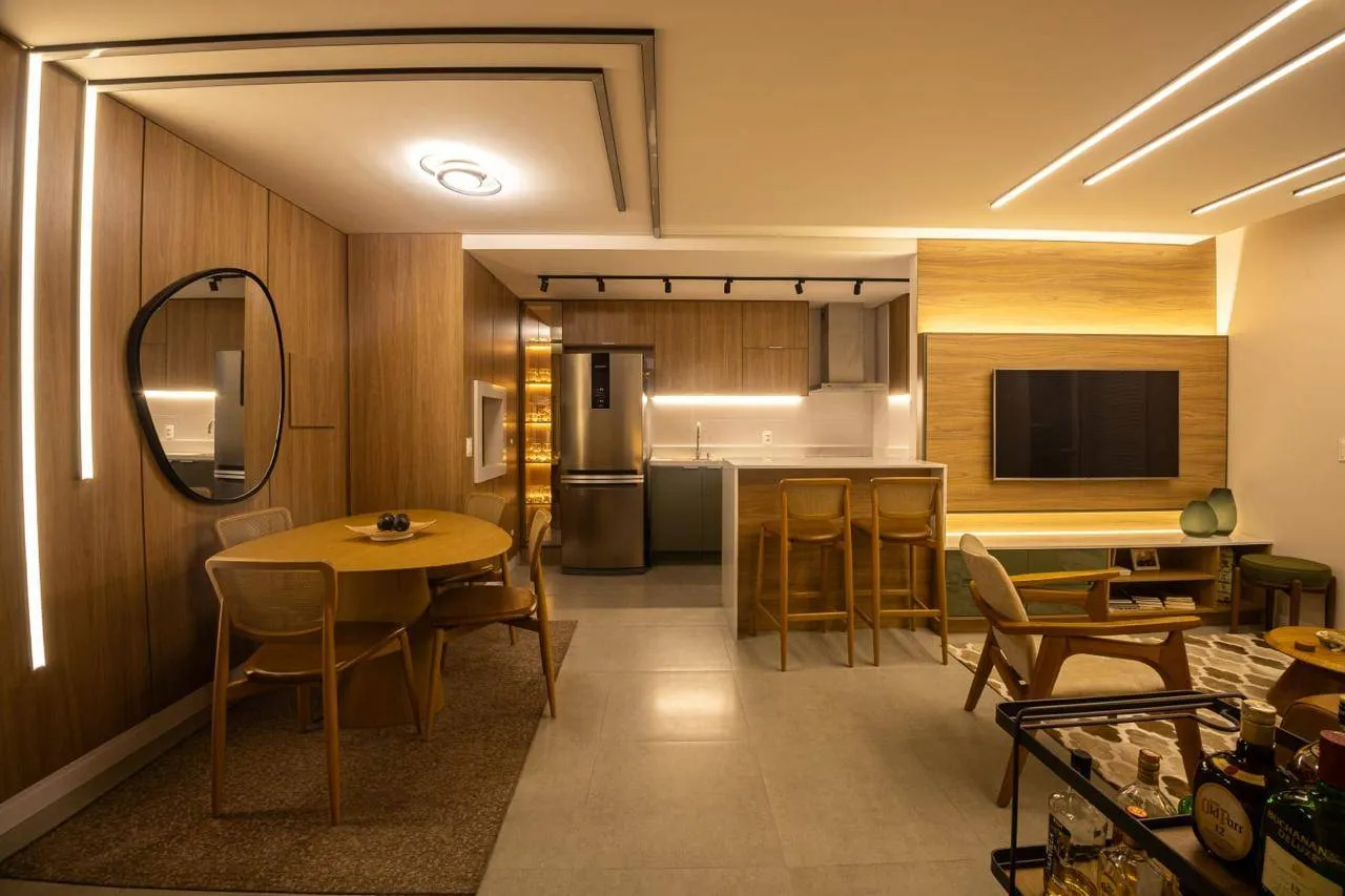 Apartamento mobiliado à venda no Art Home e Work Quartier, Três Vendas - 76 m², 2 quartos (sendo 1 suíte), móveis sob medida e 3 vagas de garagem.