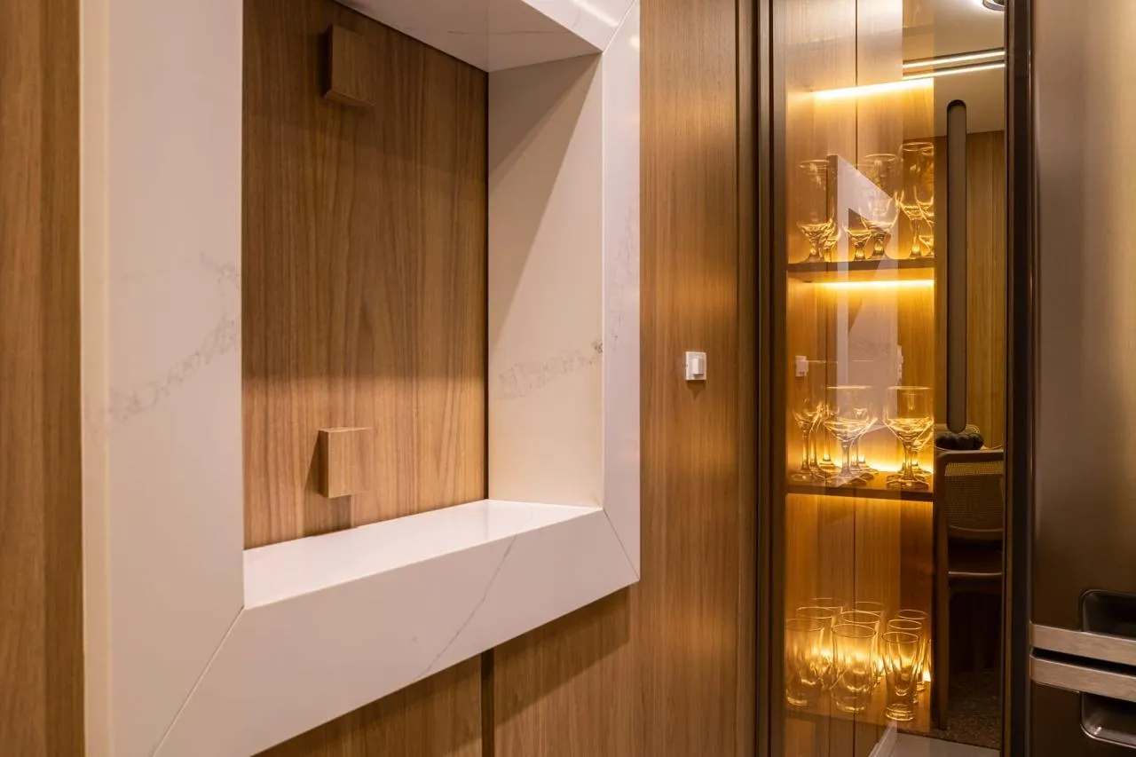Apartamento mobiliado à venda no Art Home e Work Quartier, Três Vendas - 76 m², 2 quartos (sendo 1 suíte), móveis sob medida e 3 vagas de garagem. - 6