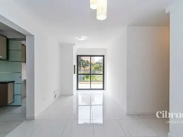 Apartamento 2 quartos e 2 banheiros, para alugar, no bairro Jardim Botânico em Curitiba