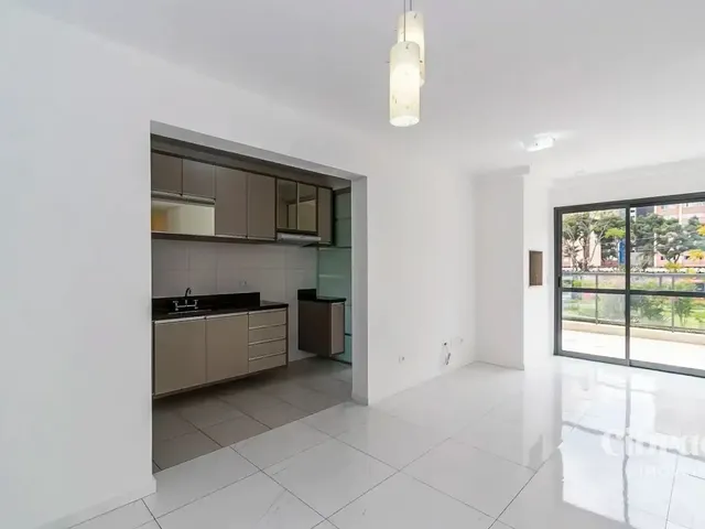 Apartamento 2 quartos e 2 banheiros, para alugar, no bairro Jardim Botânico em Curitiba