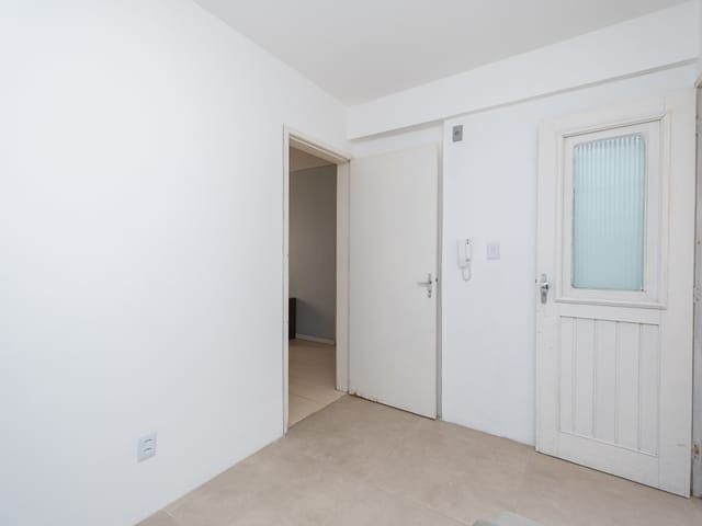Apartamento com 71m² 2 quartos e 1 banheiro, à venda ou para alugar, no bairro Centro em Pelotas