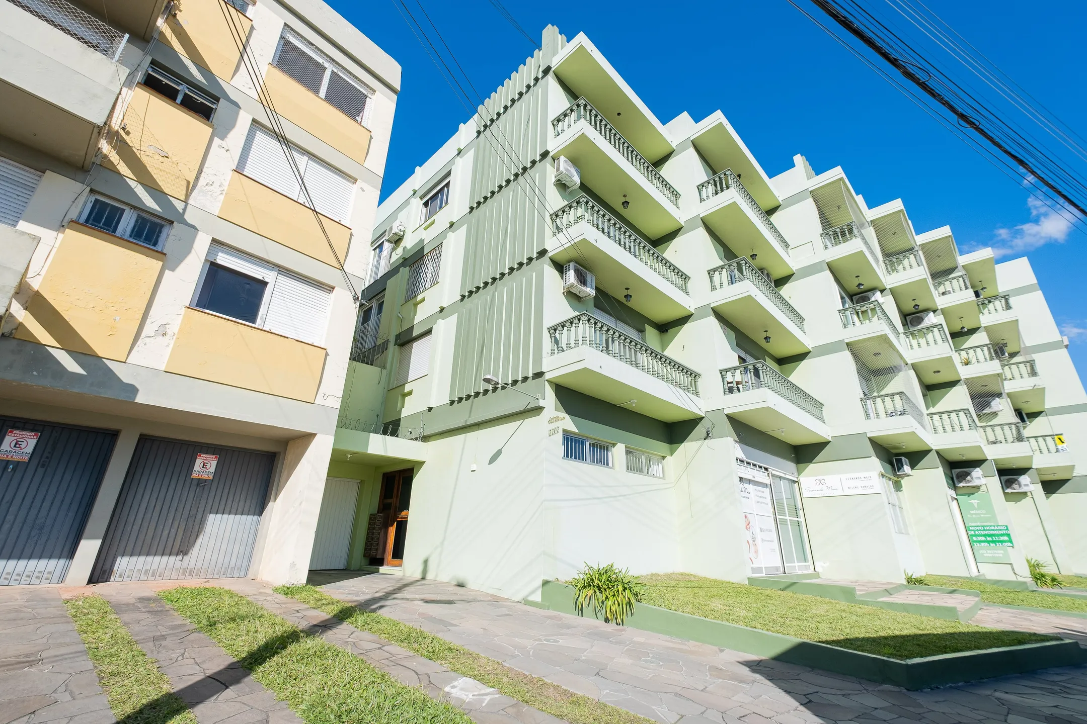 Apartamento de 1 Dormitório com Lareira e Garagem na Rua Professor Araújo, no Centro, Conforto e Praticidade em Localização Privilegiada - 11