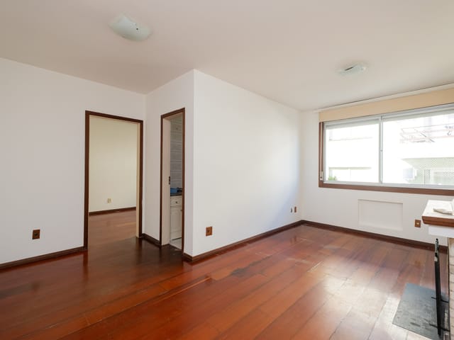 Apartamento 1 quarto e 1 banheiro, para alugar, no bairro Centro em Pelotas