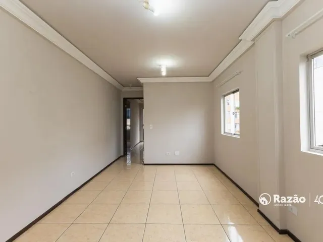 Apartamento 1 quarto e 1 banheiro, para alugar, no bairro Centro em Curitiba