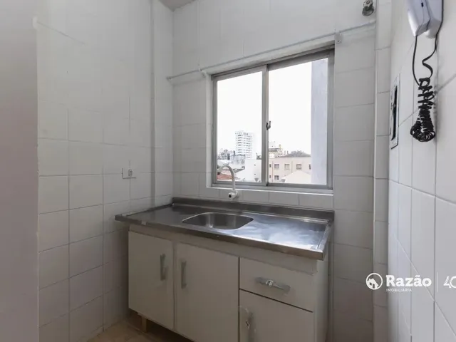 Apartamento 1 quarto e 1 banheiro, para alugar, no bairro Centro em Curitiba