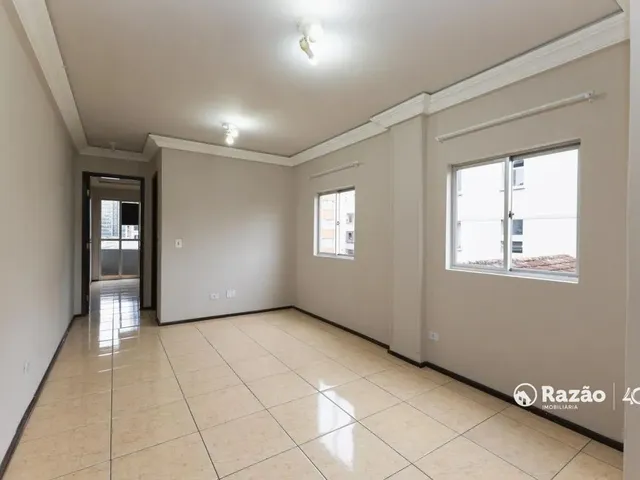 Apartamento 1 quarto e 1 banheiro, para alugar, no bairro Centro em Curitiba