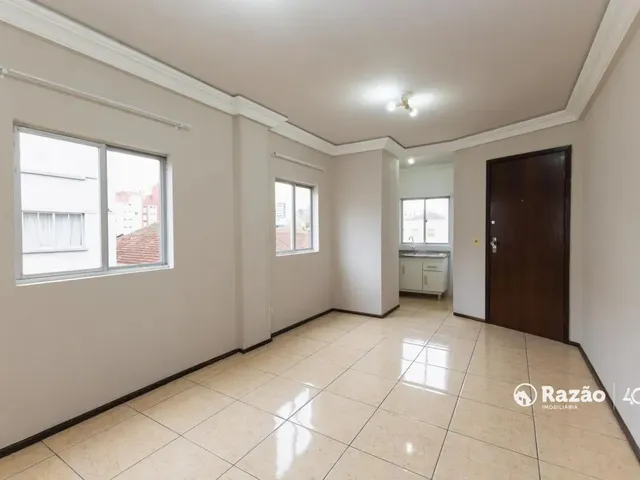 Apartamento 1 quarto e 1 banheiro, para alugar, no bairro Centro em Curitiba