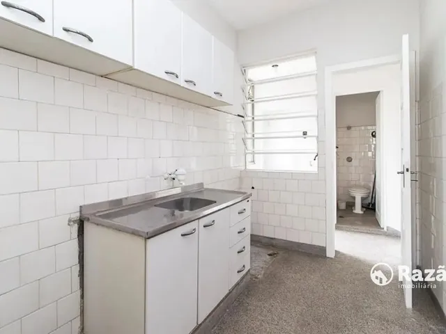 Apartamento 2 quartos e 1 banheiro, para alugar, no bairro Centro em Curitiba