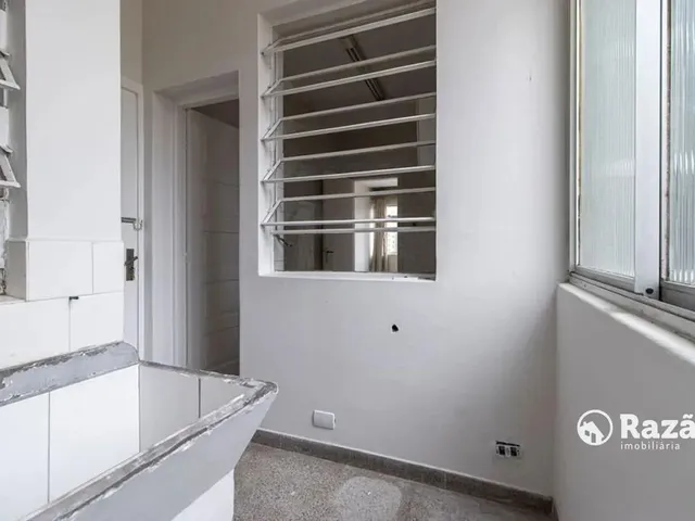 Apartamento 2 quartos e 1 banheiro, para alugar, no bairro Centro em Curitiba