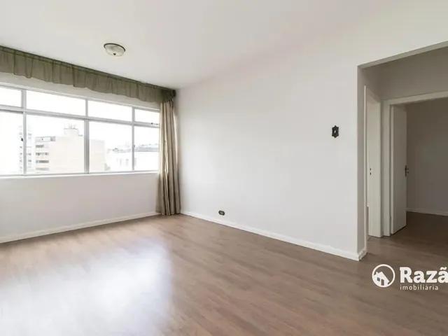 Apartamento 2 quartos e 1 banheiro, para alugar, no bairro Centro em Curitiba