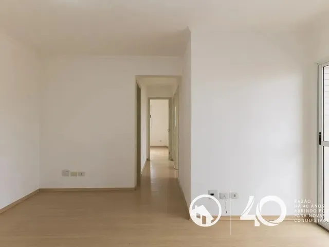 Apartamento 3 quartos e 1 banheiro, para alugar, no bairro Capão Raso em Curitiba