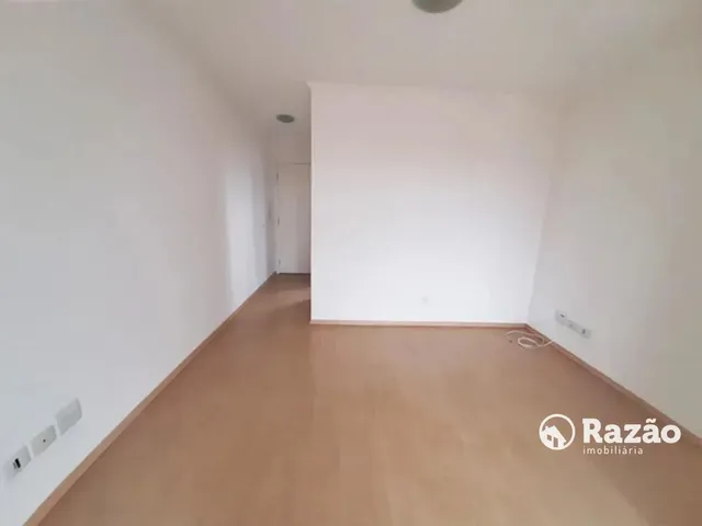 Apartamento 3 quartos e 1 banheiro, para alugar, no bairro Capão Raso em Curitiba