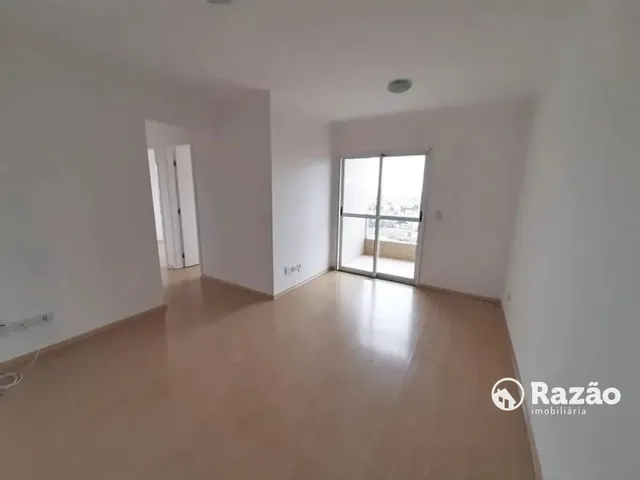 Apartamento 3 quartos e 1 banheiro, para alugar, no bairro Capão Raso em Curitiba