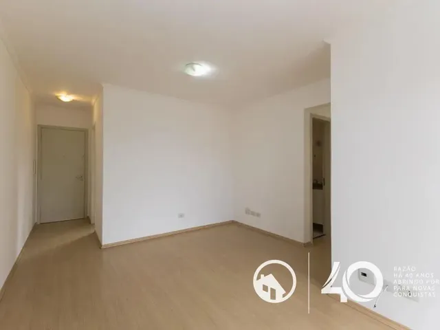 Apartamento 3 quartos e 1 banheiro, para alugar, no bairro Capão Raso em Curitiba