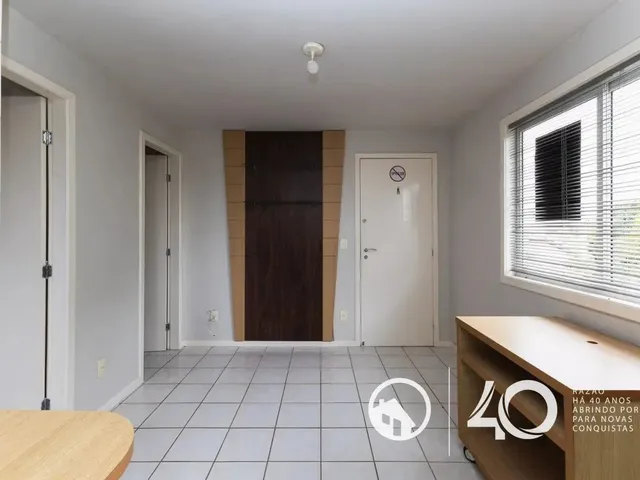 Apartamento 1 quarto e 1 banheiro, para alugar, no bairro Rebouças em Curitiba