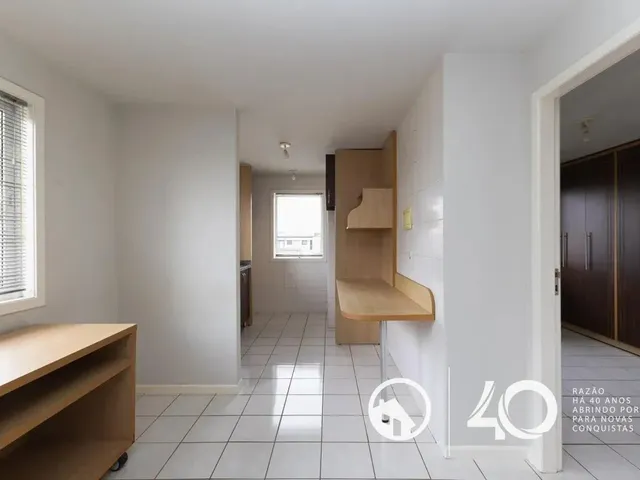Apartamento 1 quarto e 1 banheiro, para alugar, no bairro Rebouças em Curitiba