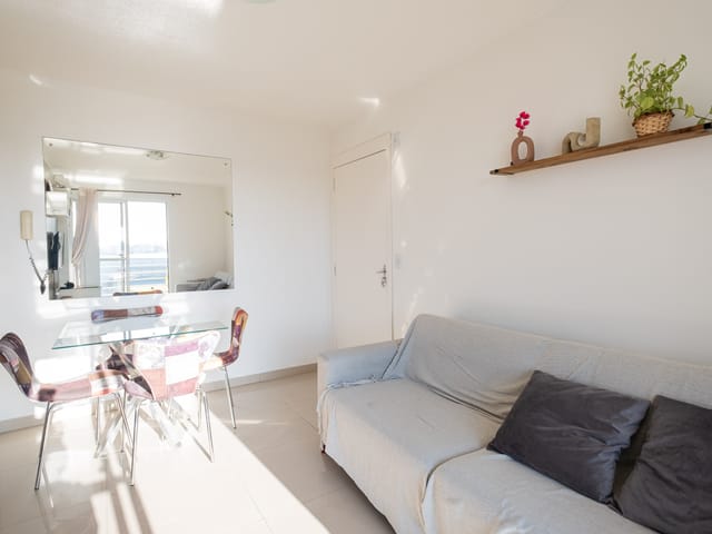 Apartamento com 62m² 2 quartos e 1 banheiro, para alugar, no bairro Centro em Pelotas