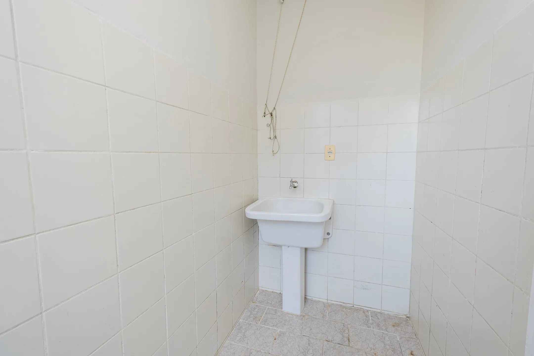 Apartamento de 3 Dormitórios para Aluguel no Bairro Areal em Pelotas RS com Vaga de Garagem, Excelente Localização e Conforto - 12