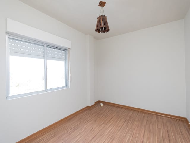 Apartamento com 77m² 3 quartos e 1 banheiro, para alugar, no bairro Areal em Pelotas