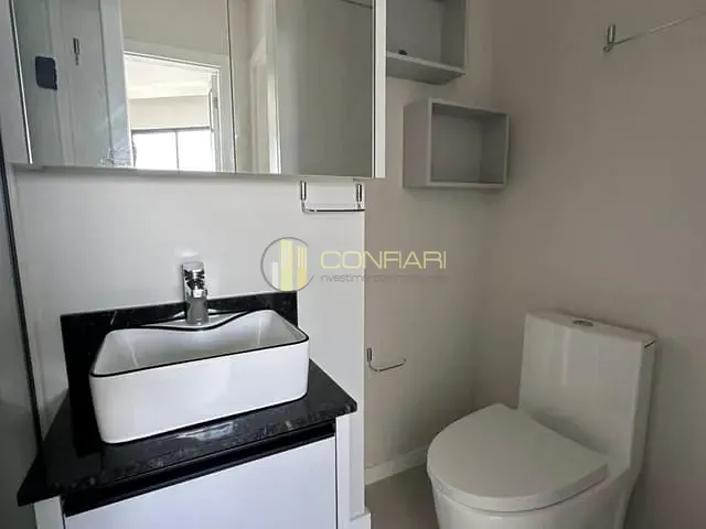 Apartamento 2 quartos e 1 banheiro, para alugar, no bairro Tabuleiro Das Oliveiras em Itapema
