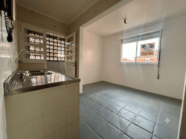 Apartamento com 94m² 3 quartos e 1 banheiro, à venda, no bairro Centro em Pelotas