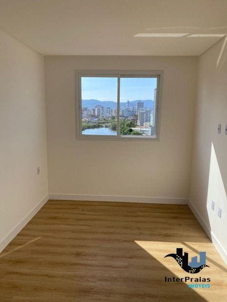 Apartamento à venda, no bairro Balneário Pereque em Porto Belo