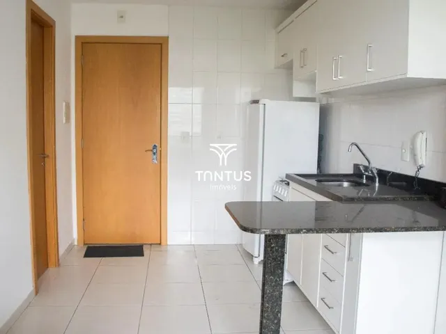 Apartamento 1 quarto e 1 banheiro, para alugar, no bairro Centro em Curitiba