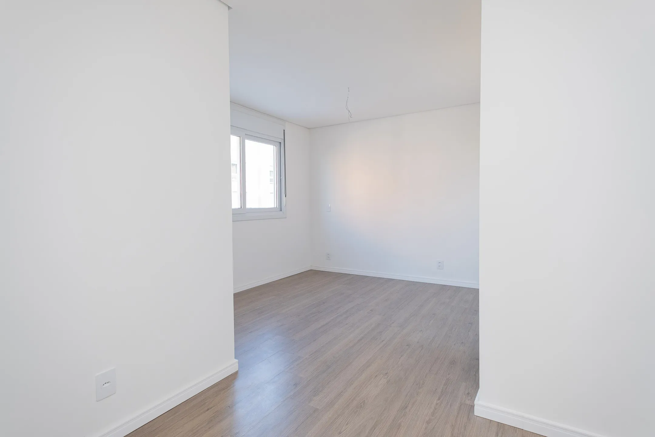 Apartamento à venda no Miguel Zabaleta, Centro - 93 m², 3 quartos (sendo 1 suíte), churrasqueira, sacada com face norte e vaga coberta. - 11