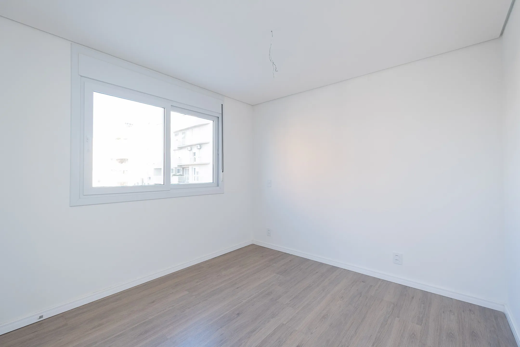 Apartamento à venda no Miguel Zabaleta, Centro - 93 m², 3 quartos (sendo 1 suíte), churrasqueira, sacada com face norte e vaga coberta. - 13