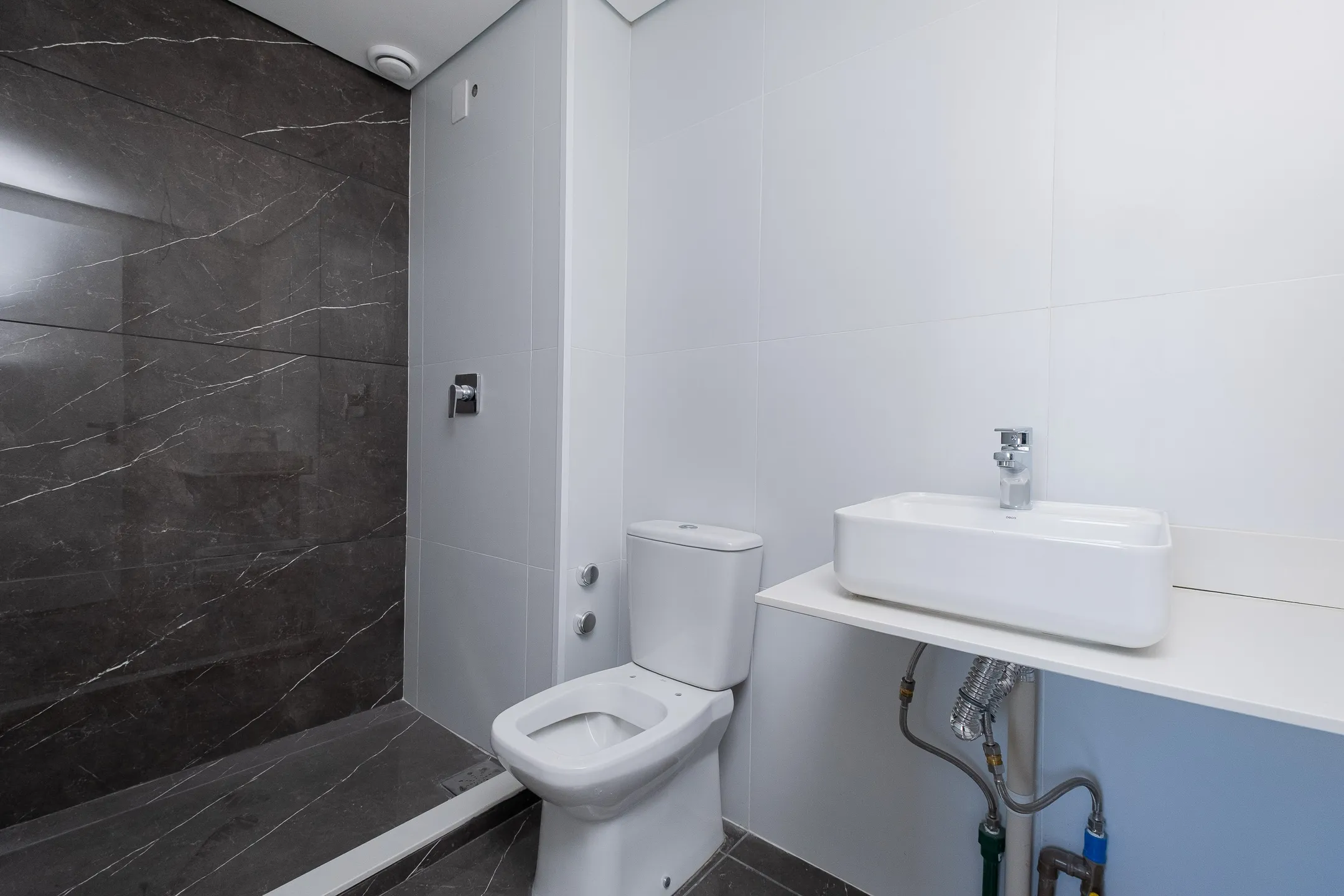 Apartamento à venda no Miguel Zabaleta, Centro - 93 m², 3 quartos (sendo 1 suíte), churrasqueira, sacada com face norte e vaga coberta. - 15