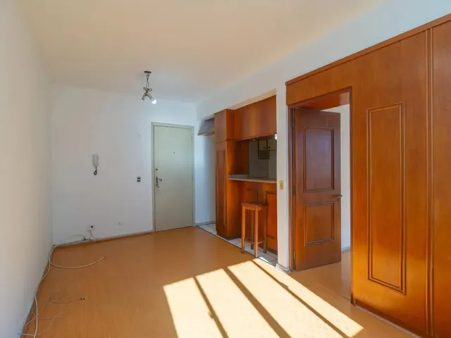 Apartamento 1 quarto e 1 banheiro, para alugar, no bairro Bigorrilho em Curitiba