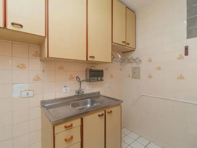 Apartamento 1 quarto e 1 banheiro, para alugar, no bairro Bigorrilho em Curitiba