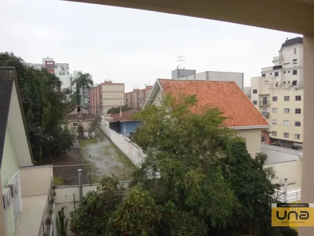 Apartamento 2 quartos e 1 banheiro, para alugar, no bairro AGUA VERDE em Curitiba