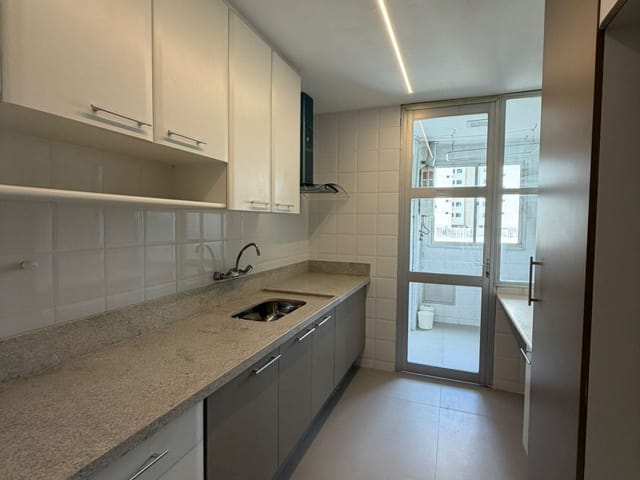 Apartamento com 122m² 2 quartos e 2 banheiros, para alugar, no bairro Gleba Palhano em Londrina