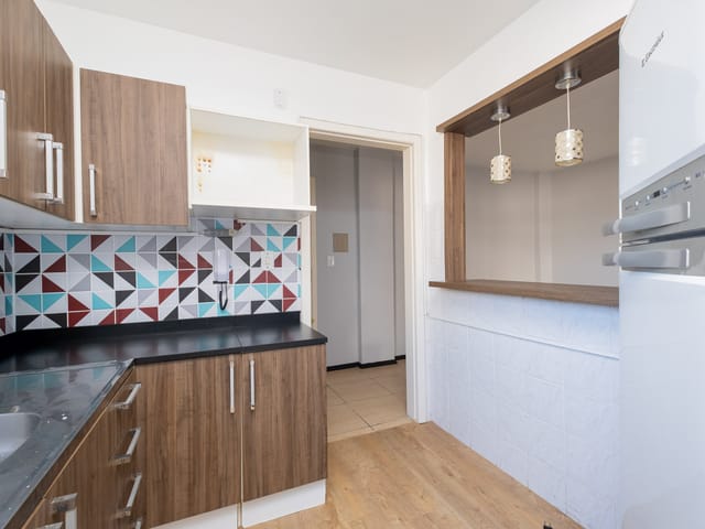 Apartamento com 77m² 3 quartos e 1 banheiro, para alugar, no bairro Areal em Pelotas